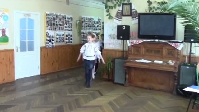 Великодні хороводи та веснянки в приватній Лінгвістичній гімназії смотреть онлайн
