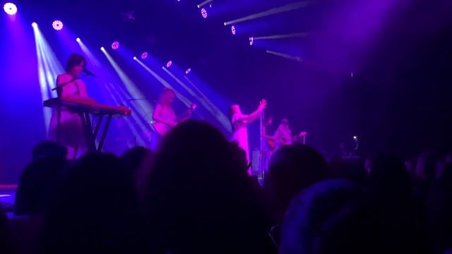 The Last Dinner Party “On Your Side” at Brooklyn Steel on 27th March 2024 смотреть онлайн