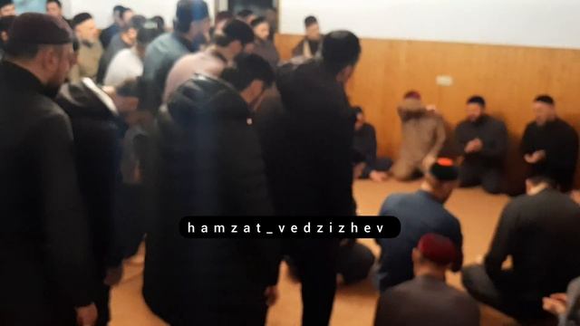 Назам Имран у Плиевых 2-ой зикр 28.04.21 смотреть онлайн