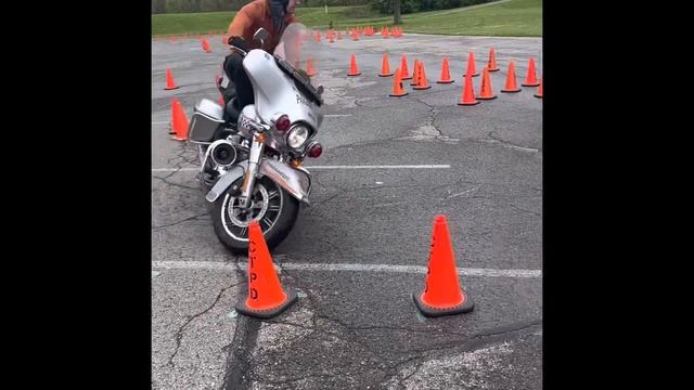 80 Hour Motorcycle Operator Class Day 3 Standing On The Seat смотреть онлайн