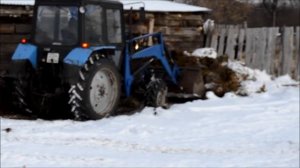 Работа ковшом (ковш, вилы, быстросъемное устройство, кун 0,8, пку на мтз, т-40)