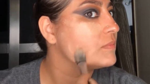 black Smokey eyes & wet hair look смотреть онлайн