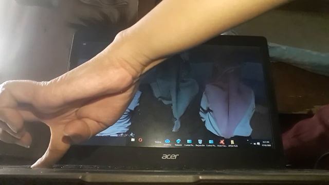 Windows 10 stack at screen with blue windows logo смотреть онлайн