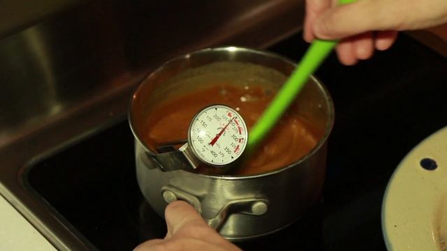 Recipe for Easy Halloween Candy Coated Caramel Apples : Healthy Ways to Prepare Apples смотреть онлайн