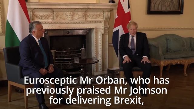 Boris Johnson heckled as he meets controversial Hungarian prime minister смотреть онлайн
