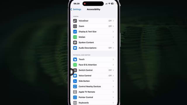 How to turn on or off Extended predictions in Switch Control Keyboard in iPhone 14 Pro смотреть онлайн