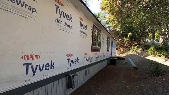 Our 40 Year Old Mobile Home Gets A BIG Facelift - New Siding : E122 / BC Renovation Magazine смотреть онлайн