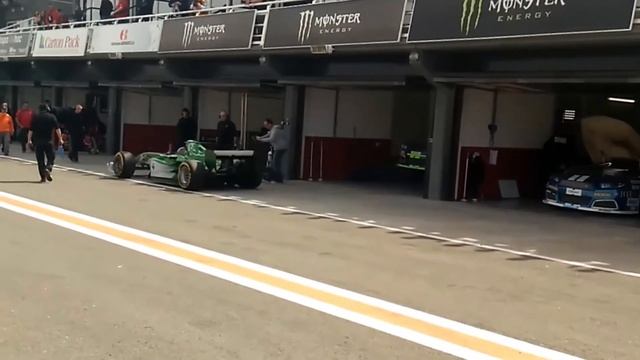 F1 Jaguar R5 2004 - Valencia Nascar Fest 2018 (V10 Pure Sound) смотреть онлайн