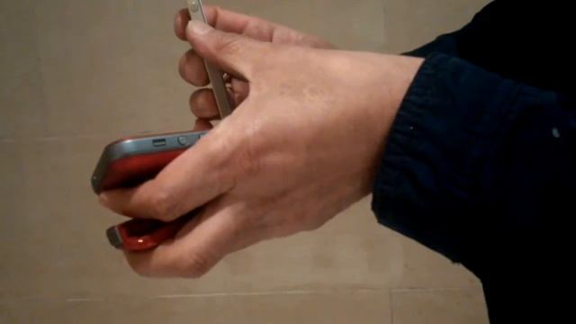 Correctly fit your iPhone 5 into the Mophie Juice Pack Air смотреть онлайн