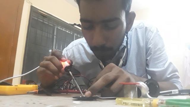laptop headphone speaker fault .to change new speaker . смотреть онлайн