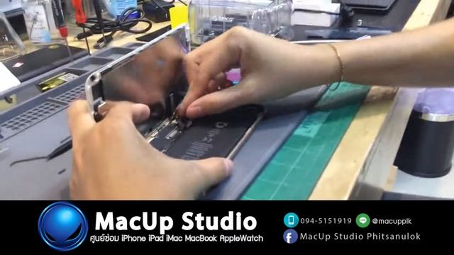 แบตเสื่อมสภาพ เปลี่ยนแบต iPhone 7 Plus ได้ที่ MacUp Studio Phitsanulok โทร : 0945151919 смотреть онлайн
