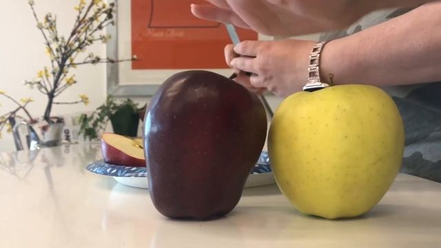 Red Delicious Apples смотреть онлайн