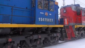 «Между скал». ТЭМ18Д-063 и ТЭМ18ДМ-569 следуют сплоткой