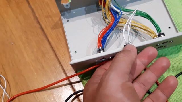 Adapting a Macintosh Serial Data switch to create an ADB keyboard / mouse switch смотреть онлайн