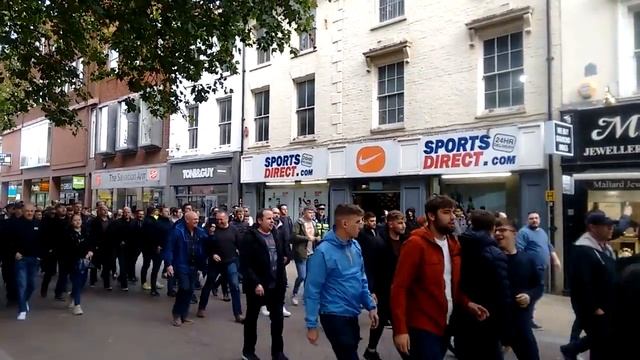 Lincoln Football Fans Make Some Noise In Peterborough City Centre смотреть онлайн
