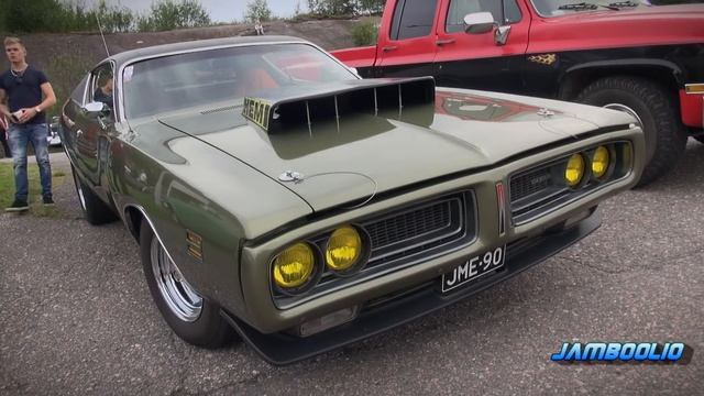 503 HEMI Dodge Charger - Burnout and V8 Sound смотреть онлайн