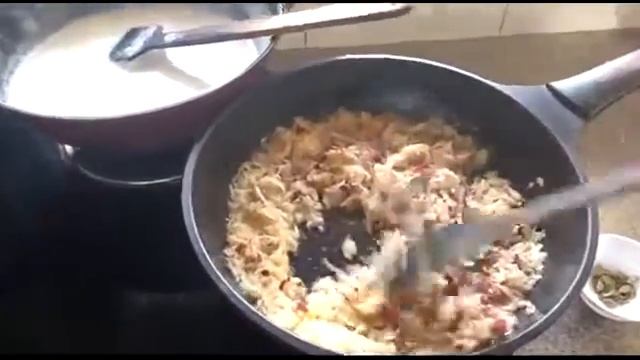 Simi's Kitchen 90 Delicious Apple Kheer सेब की खीर English Video смотреть онлайн