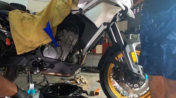 CFMOTO 800MT | Change  Engine Oil &  Oil Filter | Reset Remaining Dist: