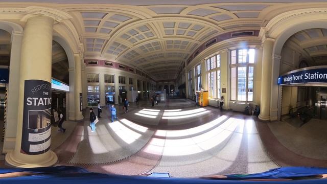Downtown - Skytrain - Waterfront Station - Entrance 360 смотреть онлайн