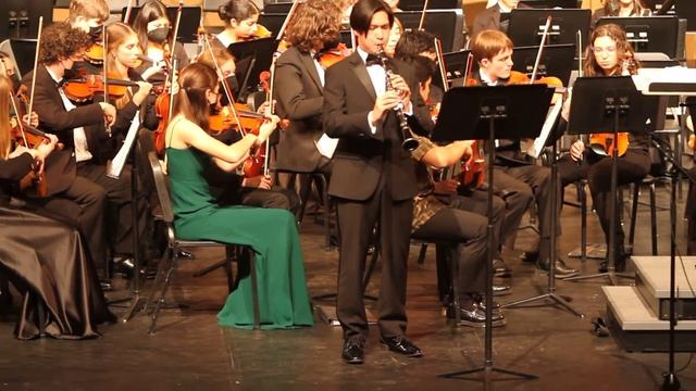 Mozart Clarinet Concerto in A Major, K622, mvt3 by Maco Dacanay Roosevelt High School Orchestra 202 смотреть онлайн