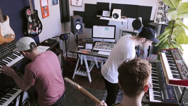 Sashimi Brothers- Chamber of Reflection (live Mac DeMarco cover) смотреть онлайн