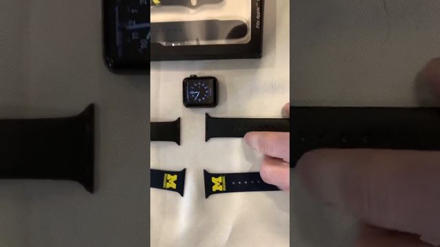 How to change your Apple Watch band silicone смотреть онлайн