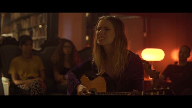 Manuela Vellés - La Hoja (Acústico) смотреть онлайн