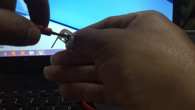 iPhone 5S: Home Button Touch ID Replacement Close Up смотреть онлайн