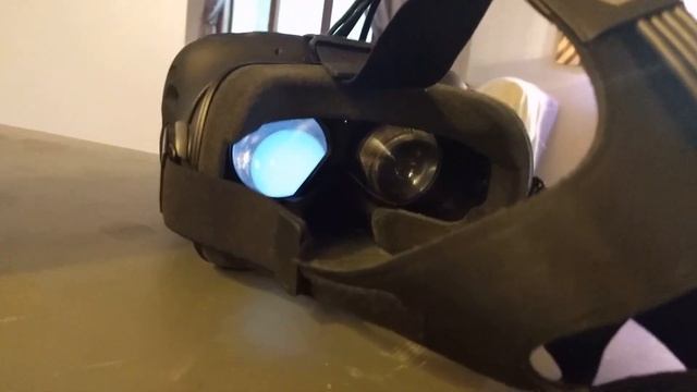 HTC Vive Left eye stays on after power cycle смотреть онлайн