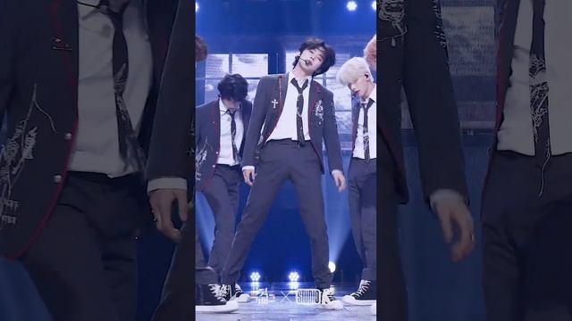 [K-Fancam] 투모로우바이투게더 연준 직캠 'Devil by the Window' (TXT YEONJUN Fancam) l @MusicBank 230127 смотреть онлайн