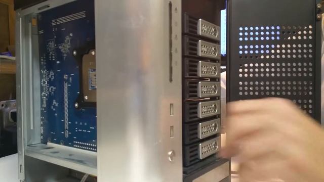 Thecus N7710-G Part 3, attempt to install Freenas смотреть онлайн