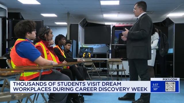 Thousands of NYC students visit dream workplaces смотреть онлайн