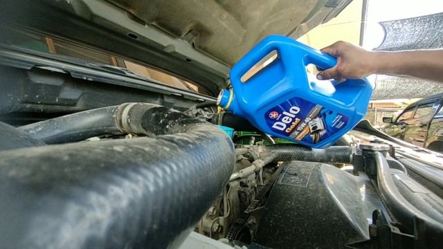 Change oil 4jj1/4jk1 Engine смотреть онлайн