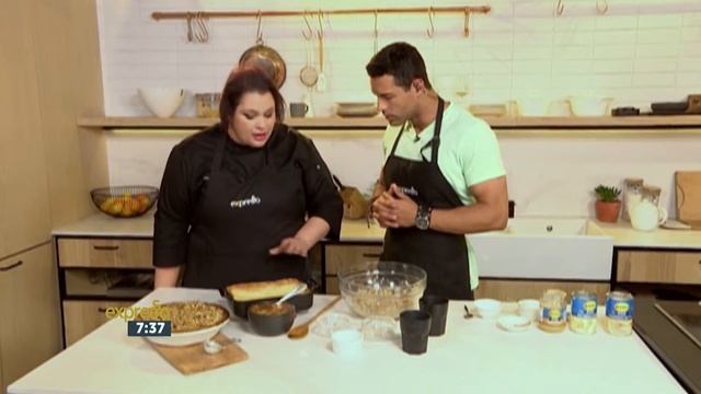 Koo: Apple-Pear Pie with Thick Pecan Crumble смотреть онлайн