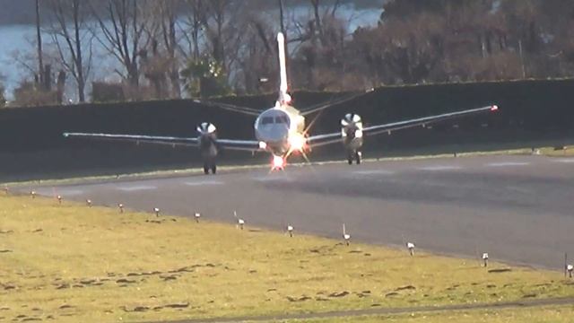 Etihad Saab 2000 take off RWY 01 at Lugano airport смотреть онлайн