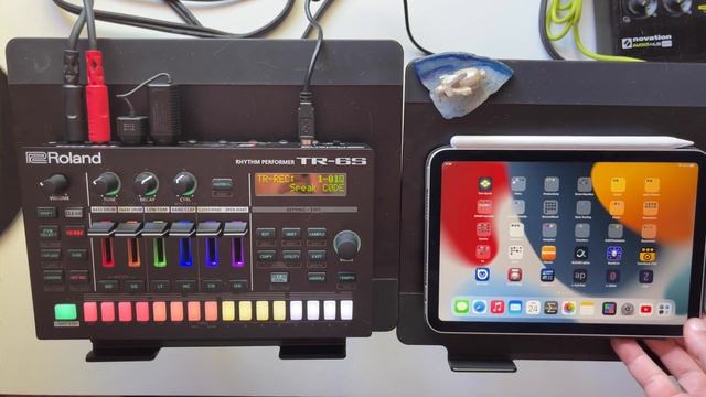 Part 1/4: Roland TR 6S with iPad : Sending Midi смотреть онлайн