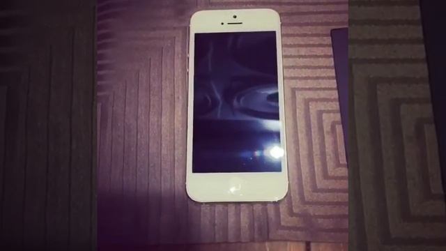 Наклеить Стекло iPhone 5 за 10 секунд. смотреть онлайн