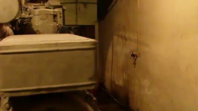 ПОЛНЫЙ СОХРАН, ДИЗЕЛЬНАЯ ПОДЗЕМНОГО УБЕЖИЩА || Рига, Латвия, подземелье смотреть онлайн