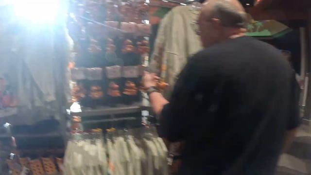 (March 2024) ORANGE BIRD SIPPER CUP SOLD at the "Citrus Blossom Store" in Epcot Walk Through in (4K смотреть онлайн