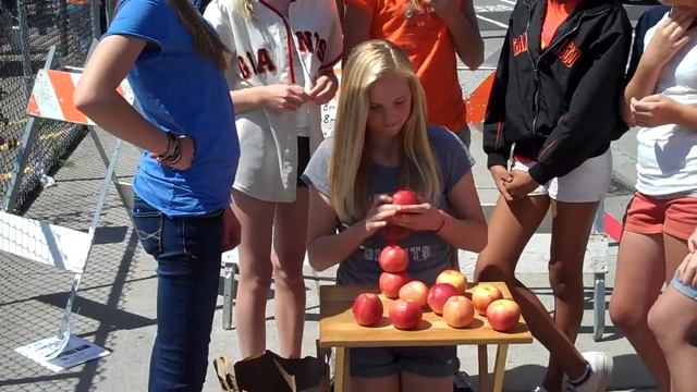 "Hey! You Up There!" - Catherine Stacks Apples смотреть онлайн