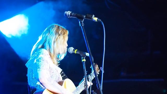 "Valley of the Queens" (Acoustic Solo) - Anneke Van Giersbergen [Dicken's Pub, Calgary 2019]] смотреть онлайн