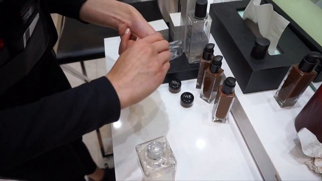 PEAU NOIRE: COMMENT CHOISIR LA TEINTE DE TON FOND DE TEINT EN MAGASIN SANS L'AIDE D'UNE VENDEUSE смотреть онлайн