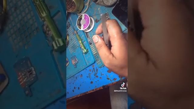 iPhone 6 Volume on of connector replacement смотреть онлайн