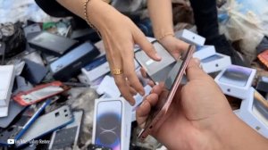 ОНИ НАШЛИ КУЧУ АЙФОНОВ 😍 на СВАЛКЕ !!! 😲😱