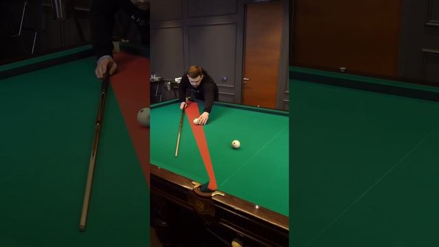 Как ВСЕГДА ЗАБИВАТЬ в центральную лузу? #бильярд смотреть онлайн