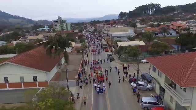 DESFILE ANUAL DE BAIRRO- FAW, Imagens Aéreas, Drone. смотреть онлайн