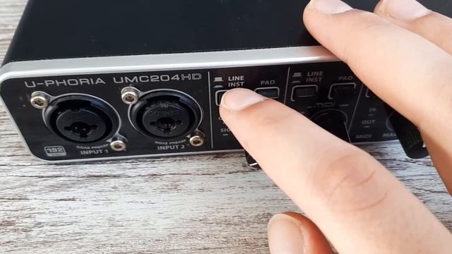 Behringer U-Phoria UMC204HD, Watch Before You Buy! смотреть онлайн