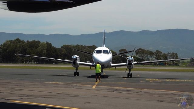 Saab 340 Turboprop Engine Start, Taxi, and Takeoff смотреть онлайн