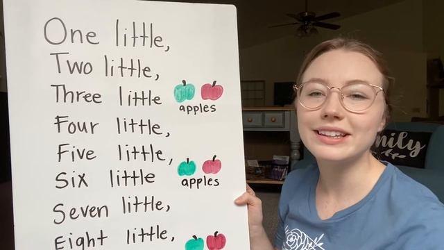 "10 Little Apples"- Singing with Miss C. смотреть онлайн