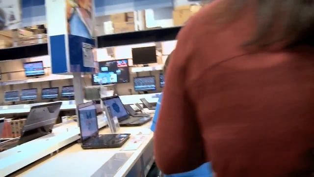 Microsoft Laptop Hunters - Lisa and Jackson get a Sony VAIO смотреть онлайн